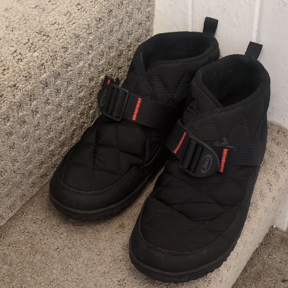 Chaco Rambler Ankle Booties Black Quilted